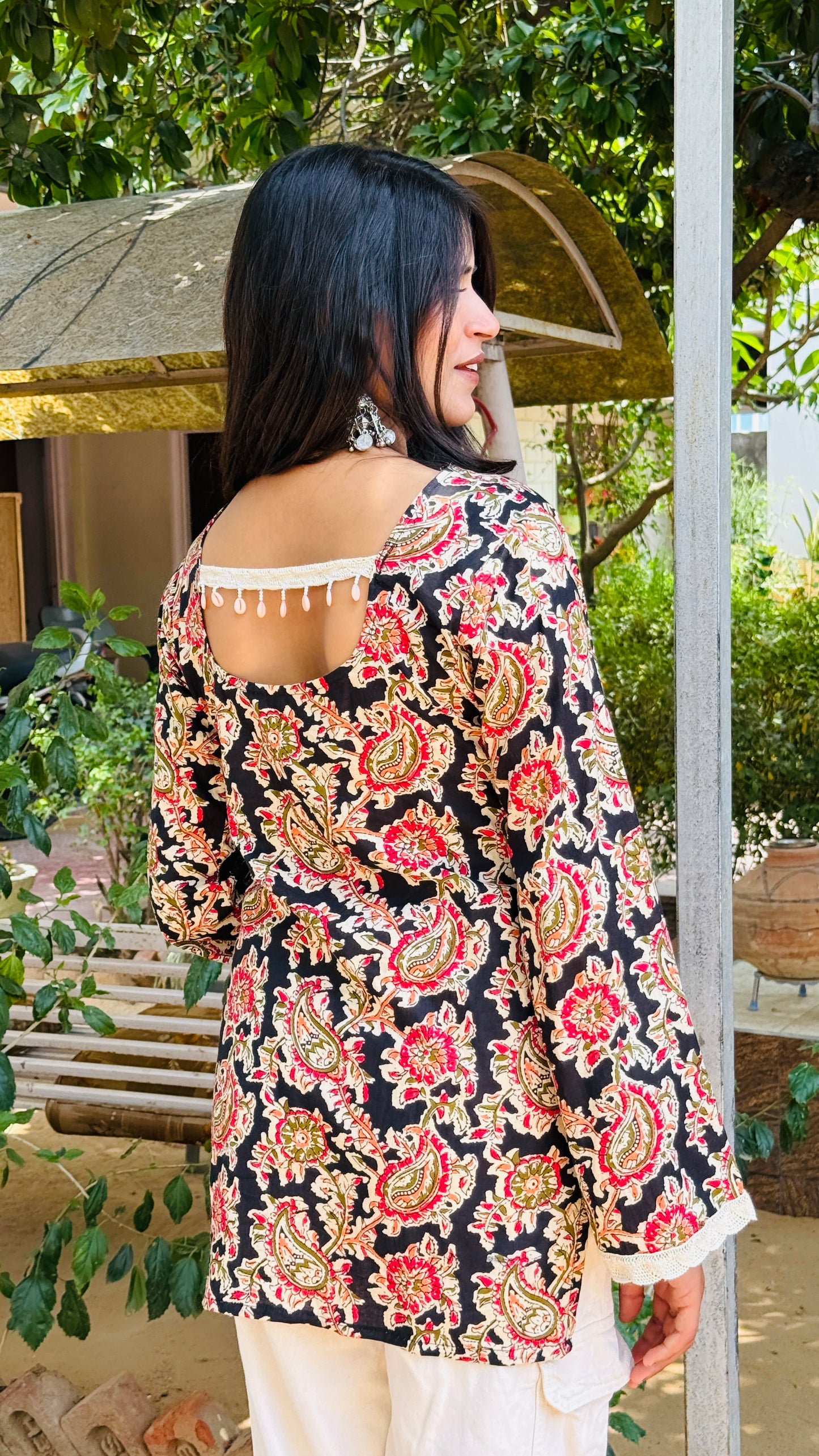 Gulmohar bloom—black floral kurti with tassel back🖤🪞