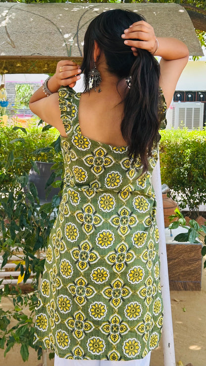 Green Floral Printed Sleeveless Kurti Top with Ruffle Straps🌻🌿